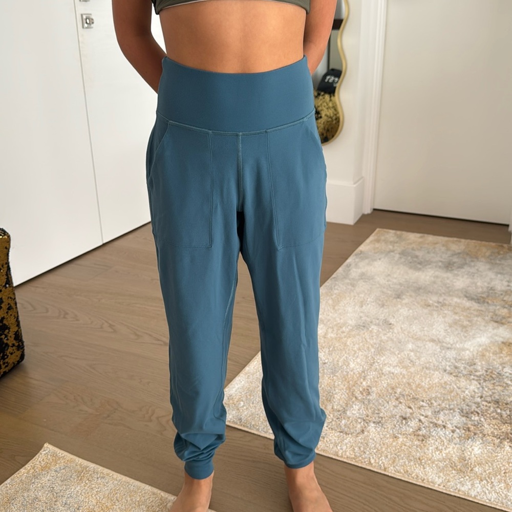 teal lululemon joggers